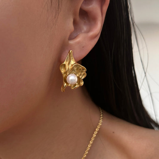 ONLY ANGLE EARRINGS
