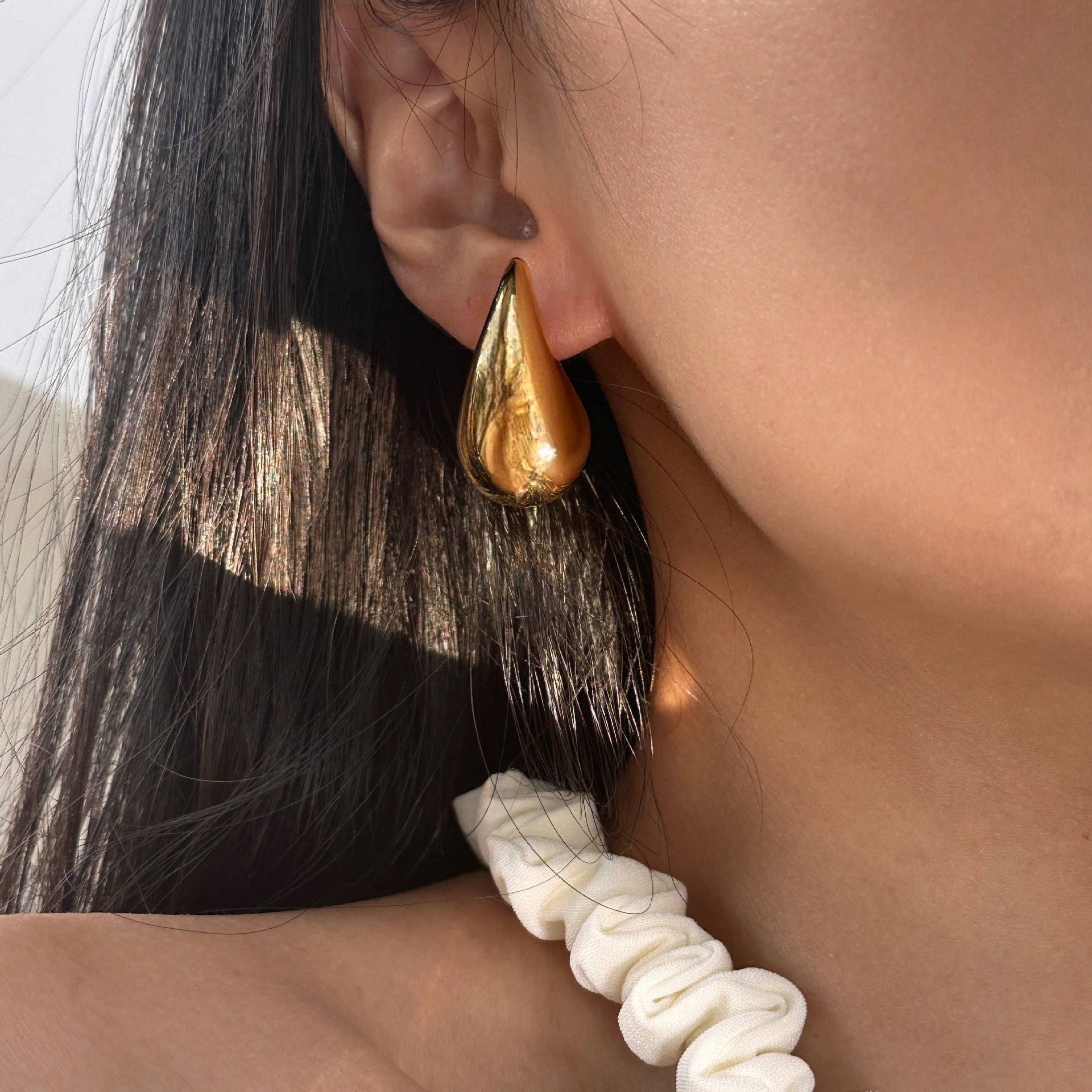 TEARDROP EARRING